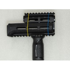 Лита коротка ручка перенесення вогню на цівку, передня рукоятка переносу вогню на планку пікатіні. До автоматів AK, AR